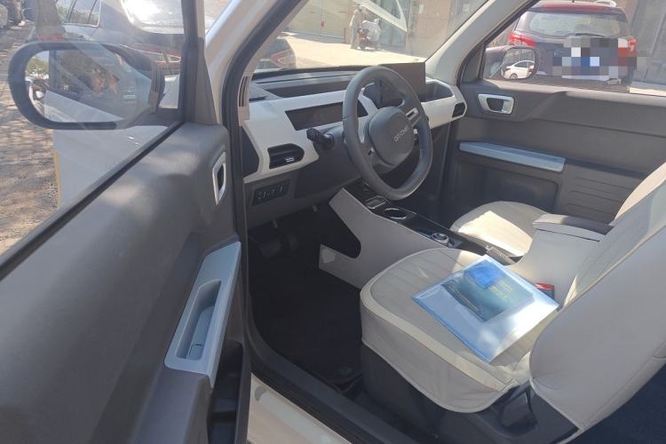 Used Geely Galaxy Panda 2024 Panda Mini 200km Endurance Bear Driver Seat