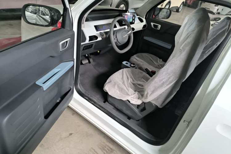 Used Geely Galaxy Panda 2024 Panda Mini 200km Endurance Bear Driver Seat