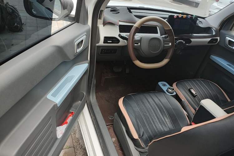 Used Geely Galaxy Panda 2024 Panda Mini 200km Endurance Bear Driver Seat