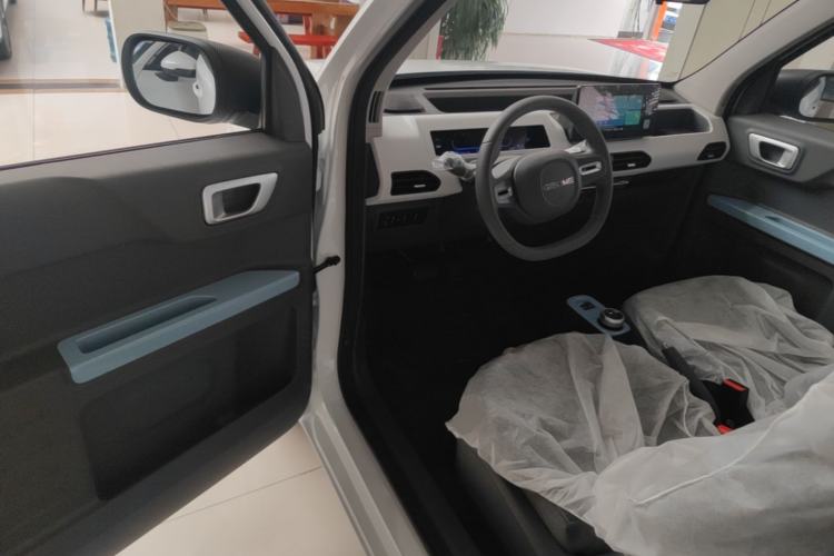 Used Geely Galaxy Panda 2024 Panda Mini 200km Endurance Bear Driver Seat