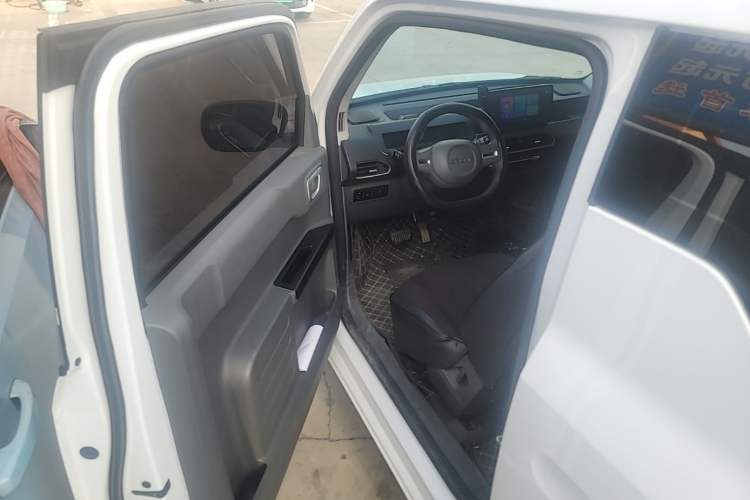 Used Geely Galaxy Panda 2024 Panda Mini 200km Endurance Bear Driver Seat