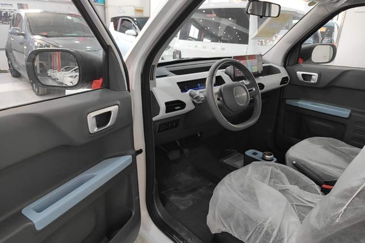 Used Geely Galaxy Panda 2024 Panda Mini 200km Endurance Bear Driver Seat