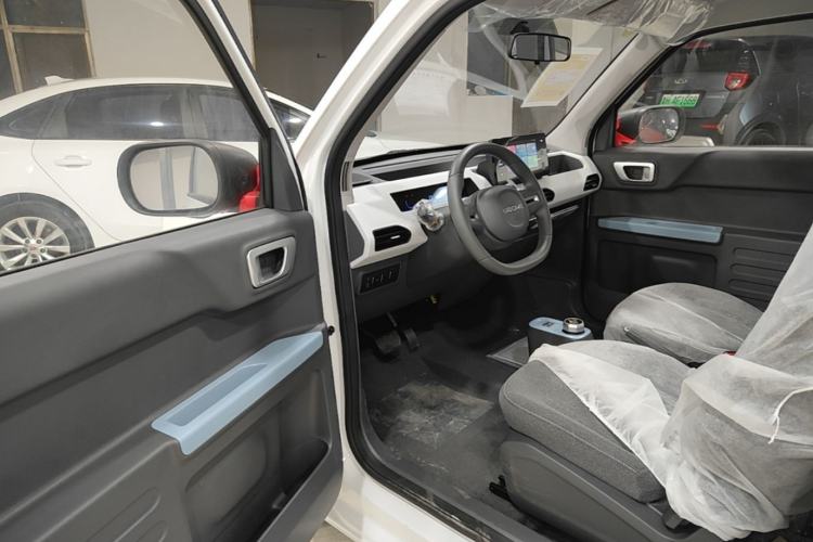 Used Geely Galaxy Panda 2024 Panda Mini 200km Endurance Bear Driver Seat
