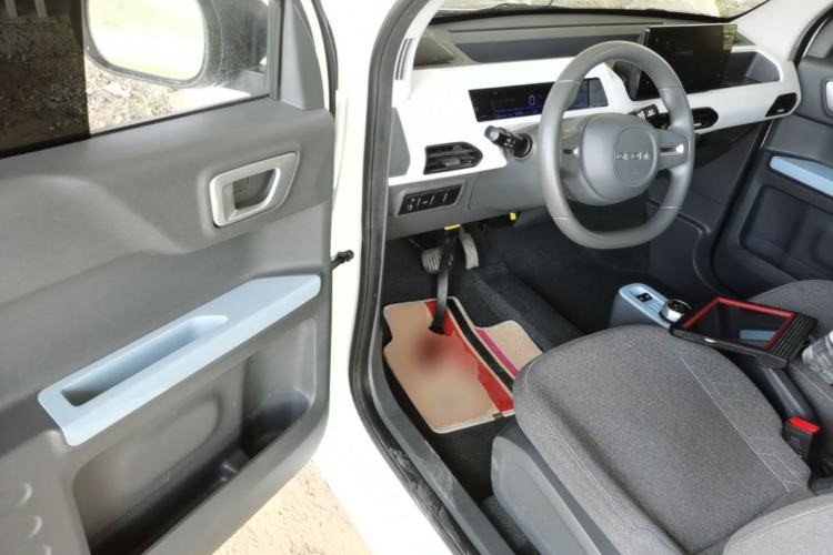 Used Geely Galaxy Panda 2024 Panda Mini 200km Endurance Bear Driver Seat