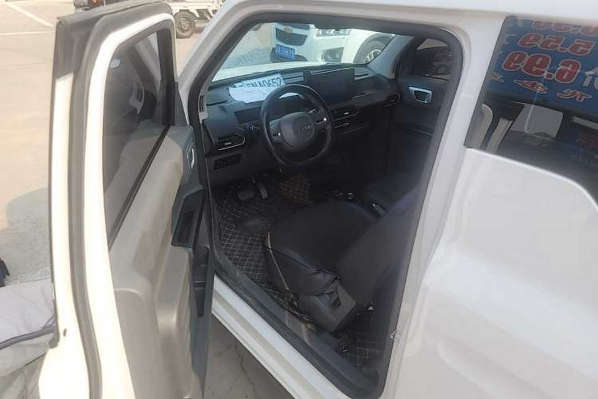 Used Geely Galaxy Panda 2024 Panda Mini 200km Endurance Bear Driver Seat