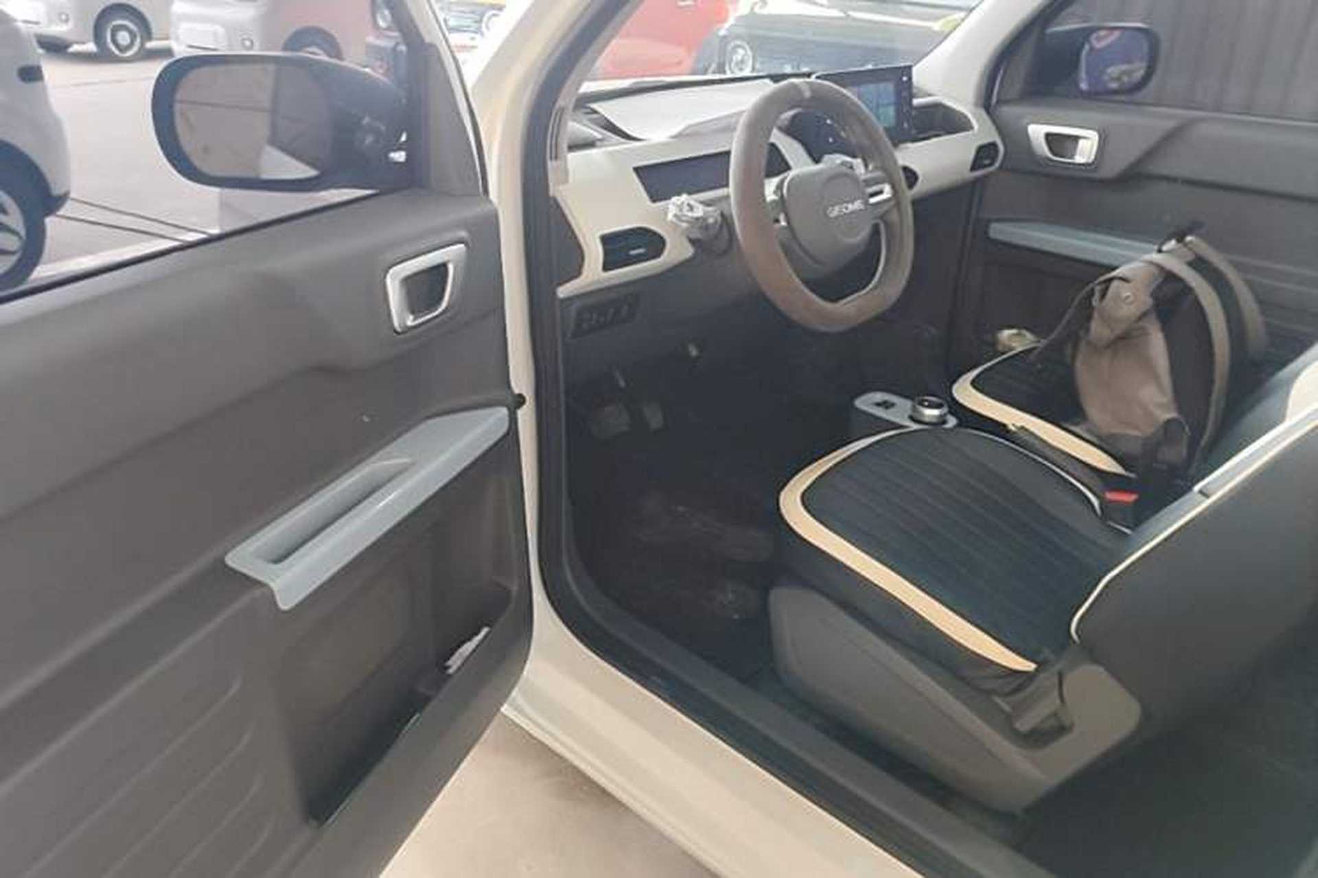 Used Geely Galaxy Panda 2024 Panda Mini 200km Endurance Bear Driver Seat