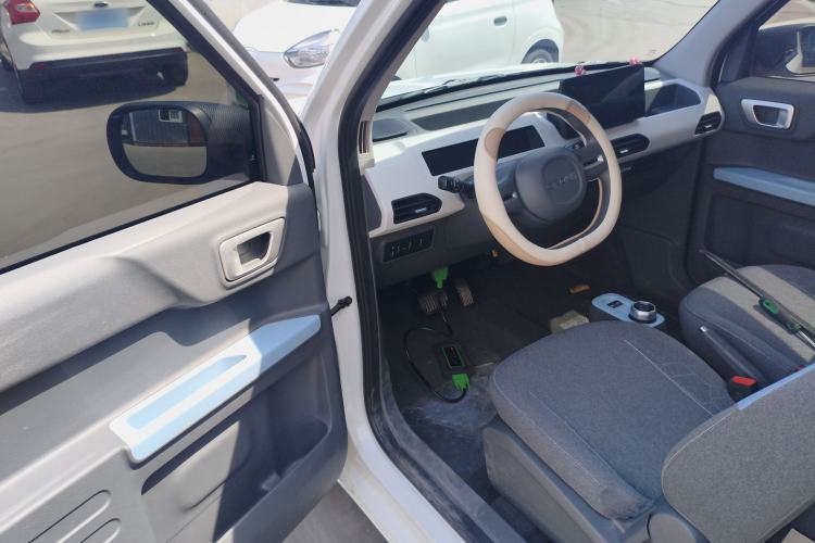 Used Geely Galaxy Panda 2024 Panda Mini 200km Endurance Bear Driver Seat