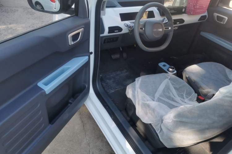 Used Geely Galaxy Panda 2024 Panda Mini 200km Endurance Bear Driver Seat