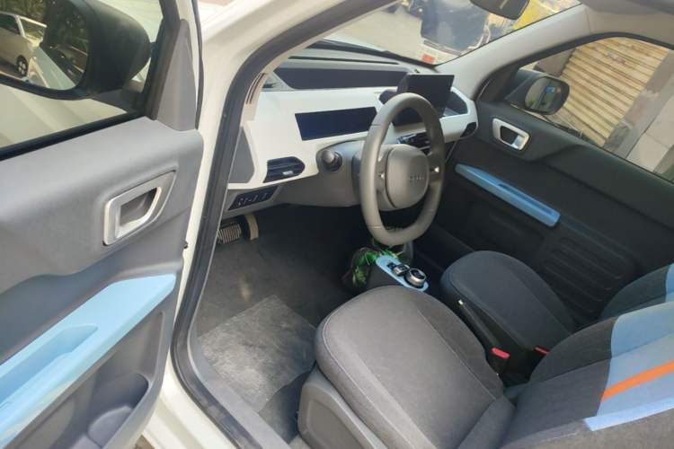Used Geely Galaxy Panda 2024 Panda Mini 200km Endurance Bear Driver Seat