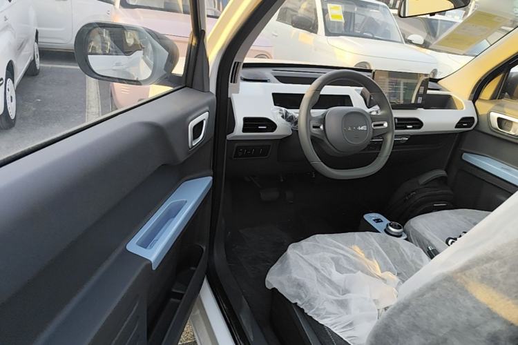 Used Geely Galaxy Panda 2024 Panda Mini 200km Endurance Bear Driver Seat