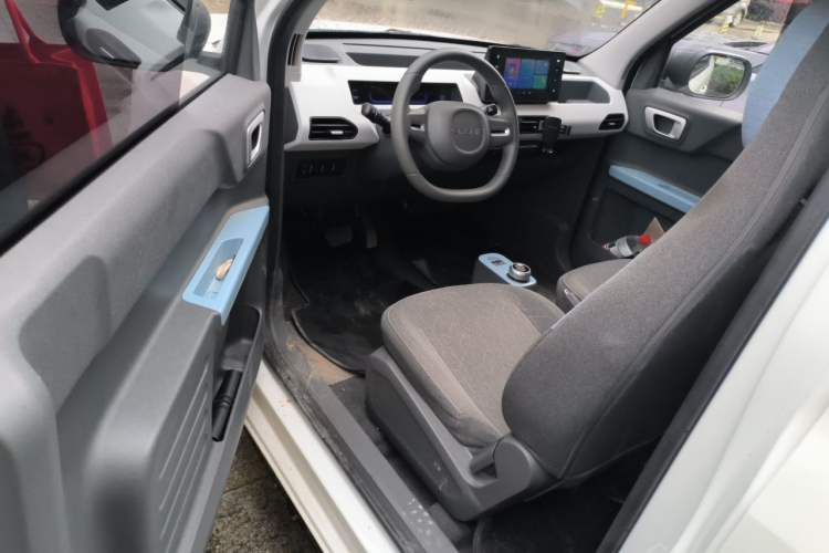 Used Geely Galaxy Panda 2024 Panda Mini 200km Endurance Bear Driver Seat