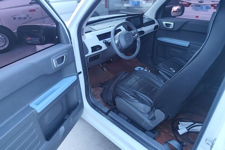 Used Geely Galaxy Panda 2024 Panda Mini 200km Endurance Bear Driver Seat