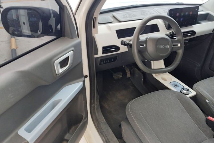 Used Geely Galaxy Panda 2024 Panda Mini 200km Endurance Bear Driver Seat