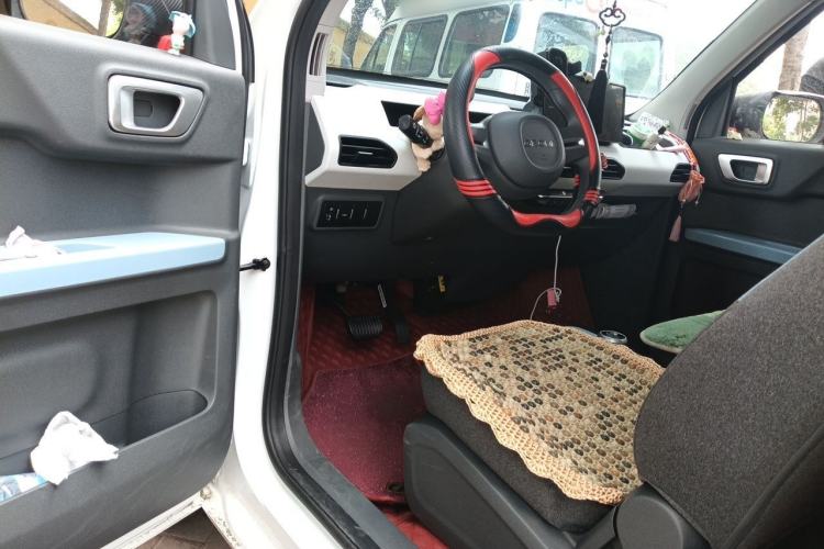 Used Geely Galaxy Panda 2024 Panda Mini 200km Endurance Bear Driver Seat