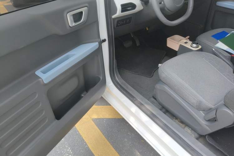 Used Geely Galaxy Panda 2024 Panda Mini 200km Longteng PRO Edition Driver Seat