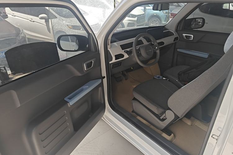 Used Geely Galaxy Panda 2024 Panda Mini 200km Endurance Bear Driver Seat