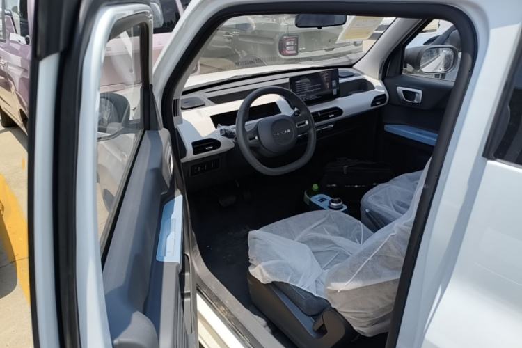 Used Geely Galaxy Panda 2024 Panda Mini 200km Endurance Bear Driver Seat