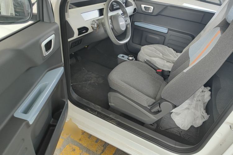 Used Geely Galaxy Panda 2024 Panda Mini 200km Endurance Bear Driver Seat