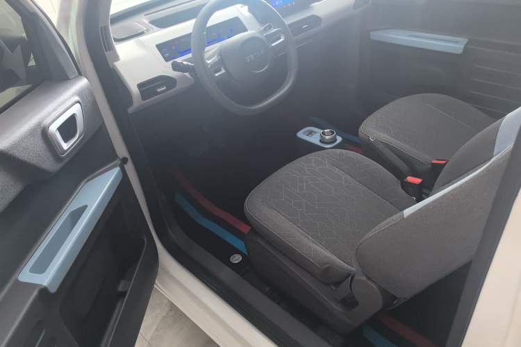 Used Geely Galaxy Panda 2024 Panda Mini 200km Endurance Bear Driver Seat