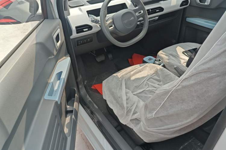 Used Geely Galaxy Panda 2024 Panda Mini 200km Endurance Bear Driver Seat