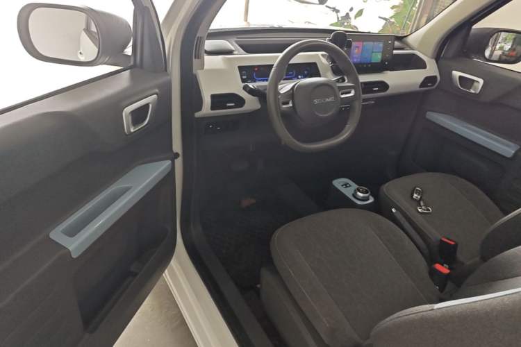 Used Geely Galaxy Panda 2024 Panda Mini 200km Endurance Bear Driver Seat