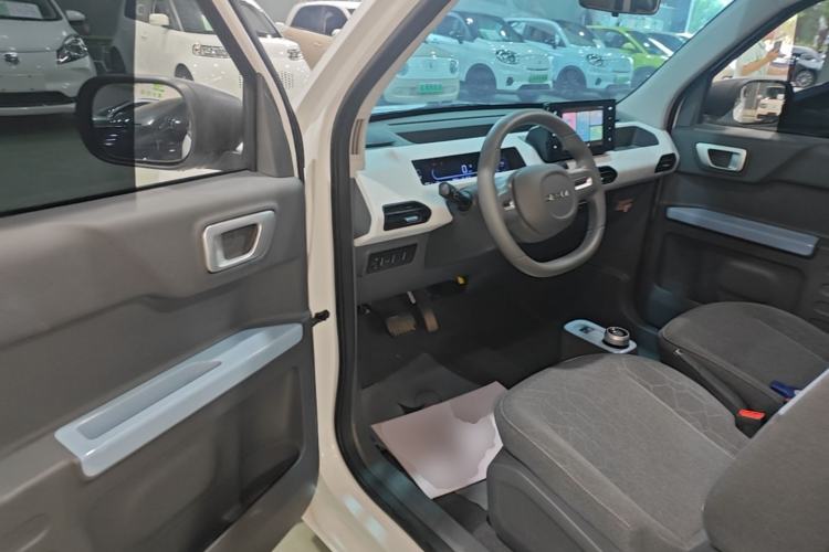 Used Geely Galaxy Panda 2024 Panda Mini 200km Endurance Bear Driver Seat