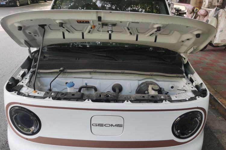 Used Geely Galaxy Panda 2024 Panda Mini 200km Endurance Bear Engine Bay