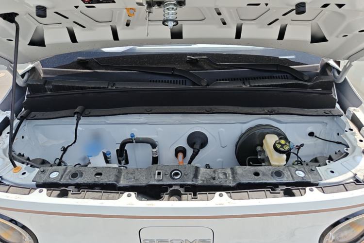 Used Geely Galaxy Panda 2024 Panda Mini 200km Endurance Bear Engine Bay