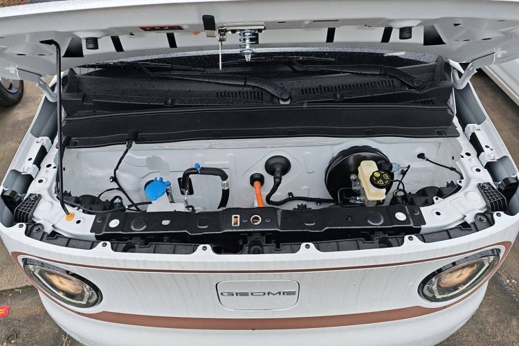 Used Geely Galaxy Panda 2024 Panda Mini 200km Endurance Bear Engine Bay