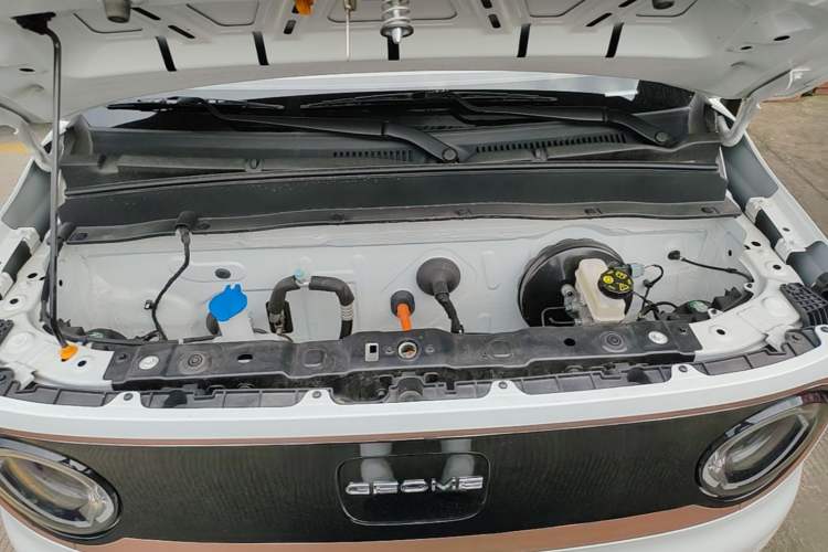 Used Geely Galaxy Panda 2024 200km Panda Kart Engine Bay