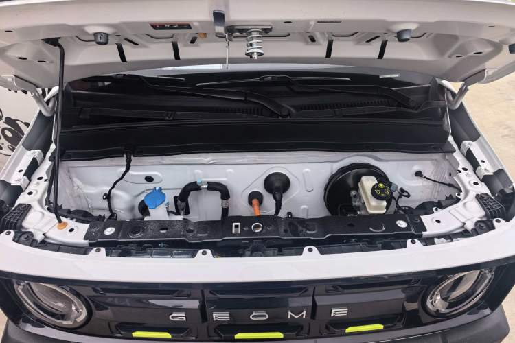 Used Geely Galaxy Panda 2024 200km Panda Rider Engine Bay