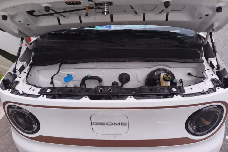 Used Geely Galaxy Panda 2024 Panda Mini 200km Endurance Bear Engine Bay