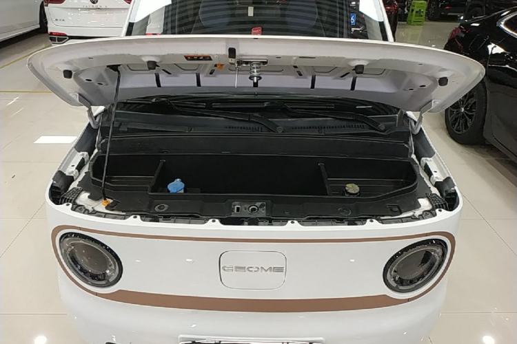 Used Geely Galaxy Panda 2024 Panda Mini 200km Endurance Bear Engine Bay