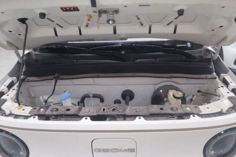 Used Geely Galaxy Panda 2024 Panda Mini 200km Endurance Bear Engine Bay