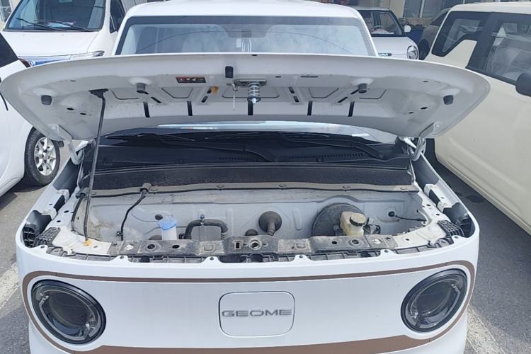 Used Geely Galaxy Panda 2024 Panda Mini 200km Endurance Bear Engine Bay