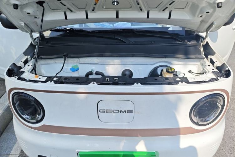Used Geely Galaxy Panda 2024 Panda Mini 200km Endurance Bear Engine Bay