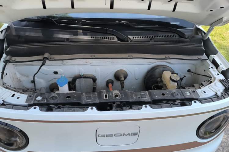 Used Geely Galaxy Panda 2024 Panda Mini 200km Endurance Bear Engine Bay