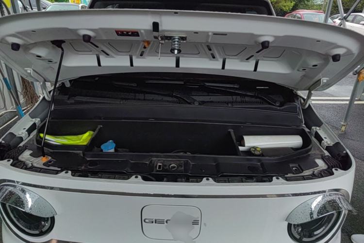 Used Geely Galaxy Panda 2024 Panda Mini 200km Endurance Bear Engine Bay