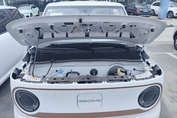 Used Geely Galaxy Panda 2024 Panda Mini 200km Endurance Bear Engine Bay