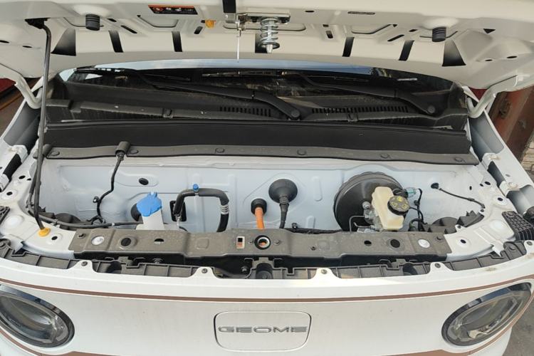 Used Geely Galaxy Panda 2024 Panda Mini 200km Endurance Bear Engine Bay