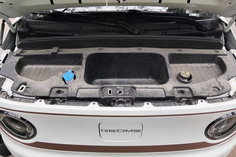 Used Geely Galaxy Panda 2024 Panda Mini 200km Endurance Bear Engine Bay