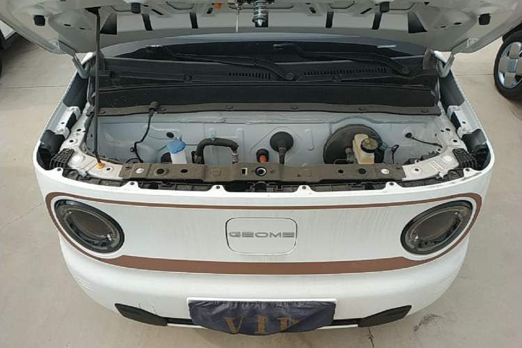 Used Geely Galaxy Panda 2024 Panda Mini 200km Endurance Bear Engine Bay