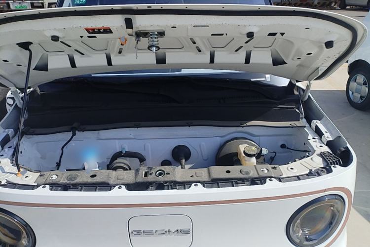 Used Geely Galaxy Panda 2024 Panda Mini 200km Endurance Bear Engine Bay