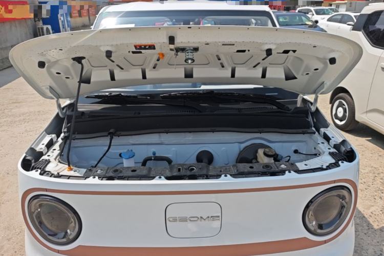 Used Geely Galaxy Panda 2024 Panda Mini 200km Endurance Bear Engine Bay