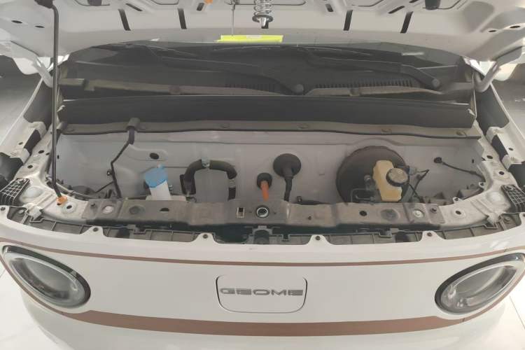 Used Geely Galaxy Panda 2024 Panda Mini 200km Endurance Bear Engine Bay