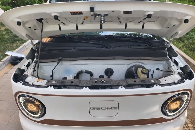 Used Geely Galaxy Panda 2024 Panda Mini 200km Endurance Bear Engine Bay