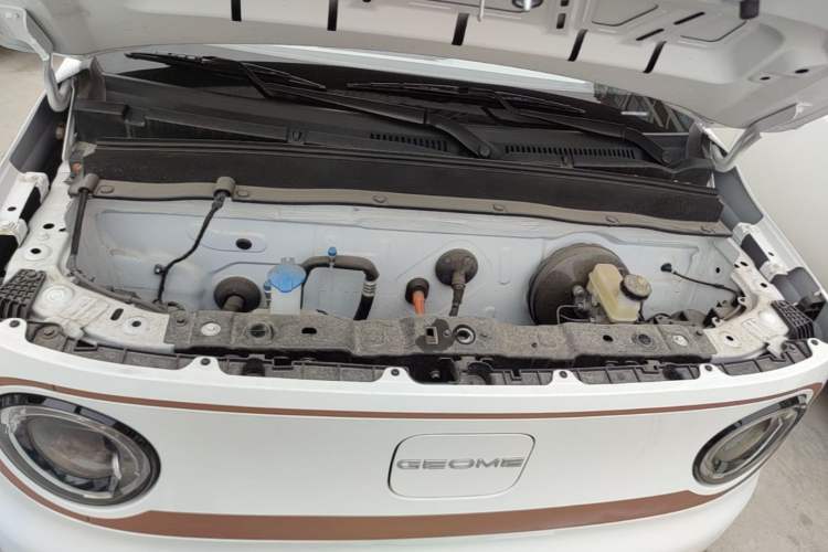 Used Geely Galaxy Panda 2024 Panda Mini 200km Endurance Bear Engine Bay