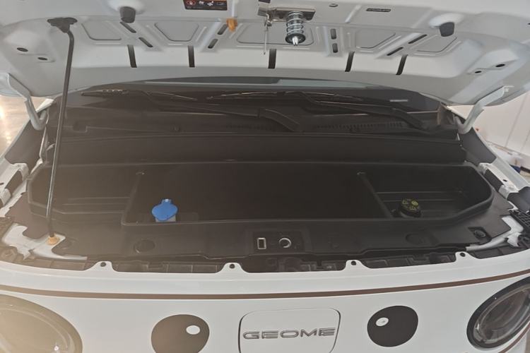 Used Geely Galaxy Panda 2024 Panda Mini 200km Endurance Bear Engine Bay