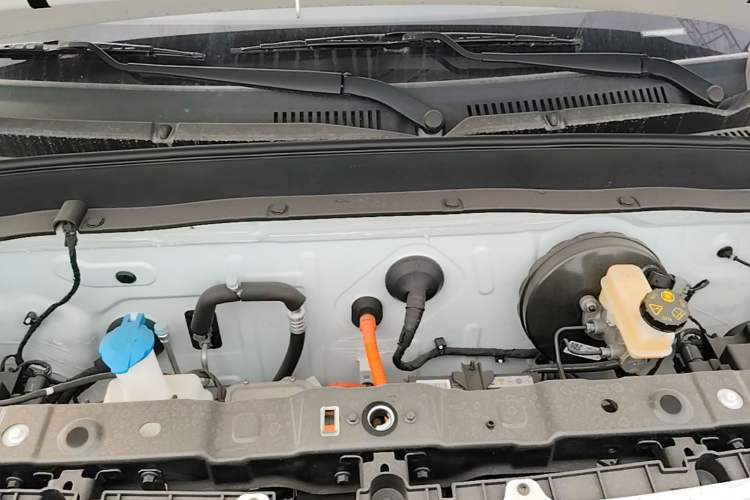 Used Geely Galaxy Panda 2024 Panda Mini 200km Endurance Bear Engine Bay