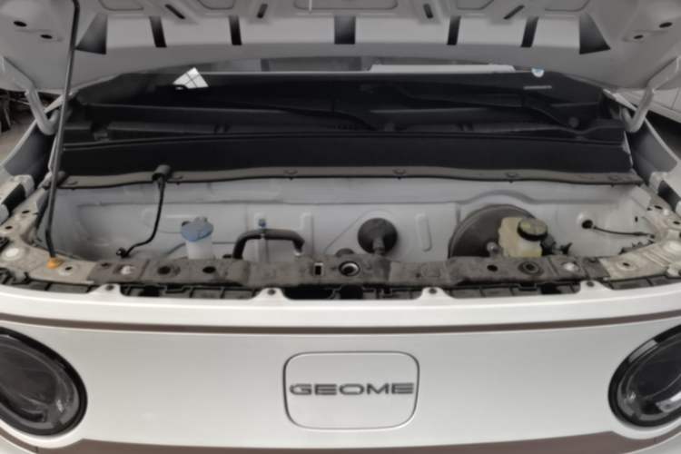 Used Geely Galaxy Panda 2024 Panda Mini 200km Endurance Bear Engine Bay